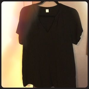 Black v neck old navy Large top. Worn once